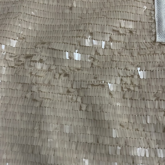 Women’s skirt, fun and sexy by Cache. Size 2 - Used Condition - Picture 5 of 6